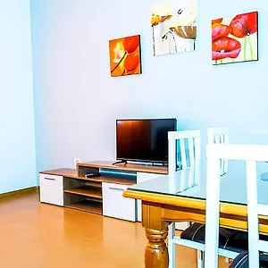 Garaje & Aire & Wifi & Solo Familias Y Parejas Apartamento